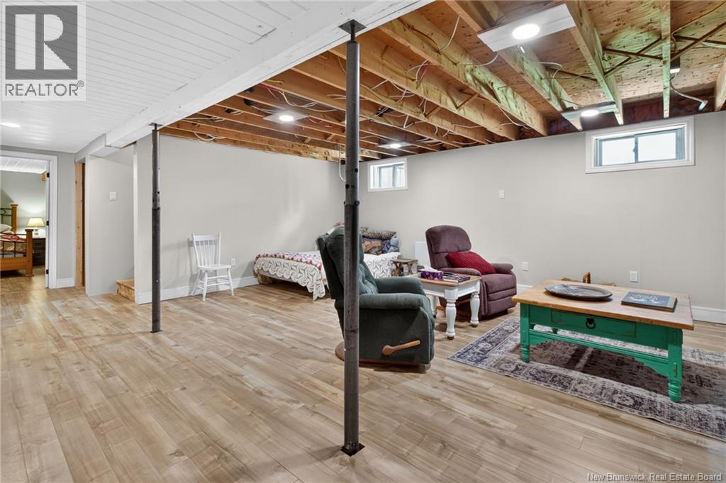 24 Des Roches Street - Image 30