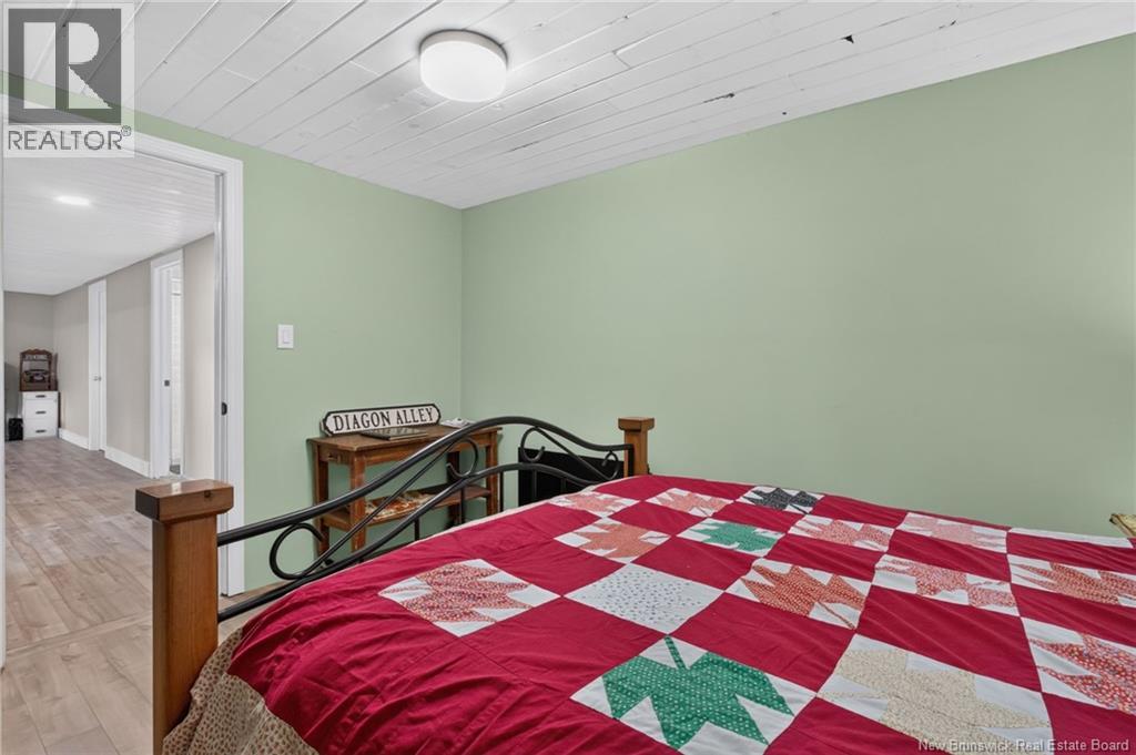 24 Des Roches Street - Image 35