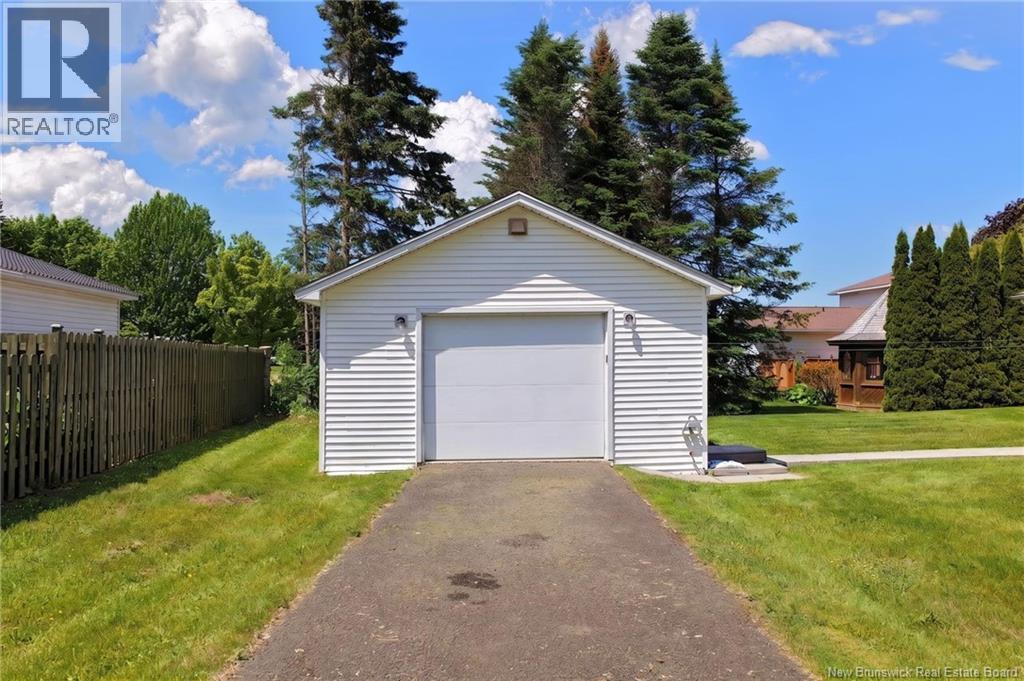 24 Des Roches Street - Image 42