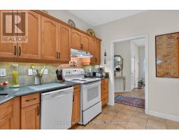 Kitchen - 761 Cedarhurst Drive, Selwyn, ON K9J0C5 Photo 11
