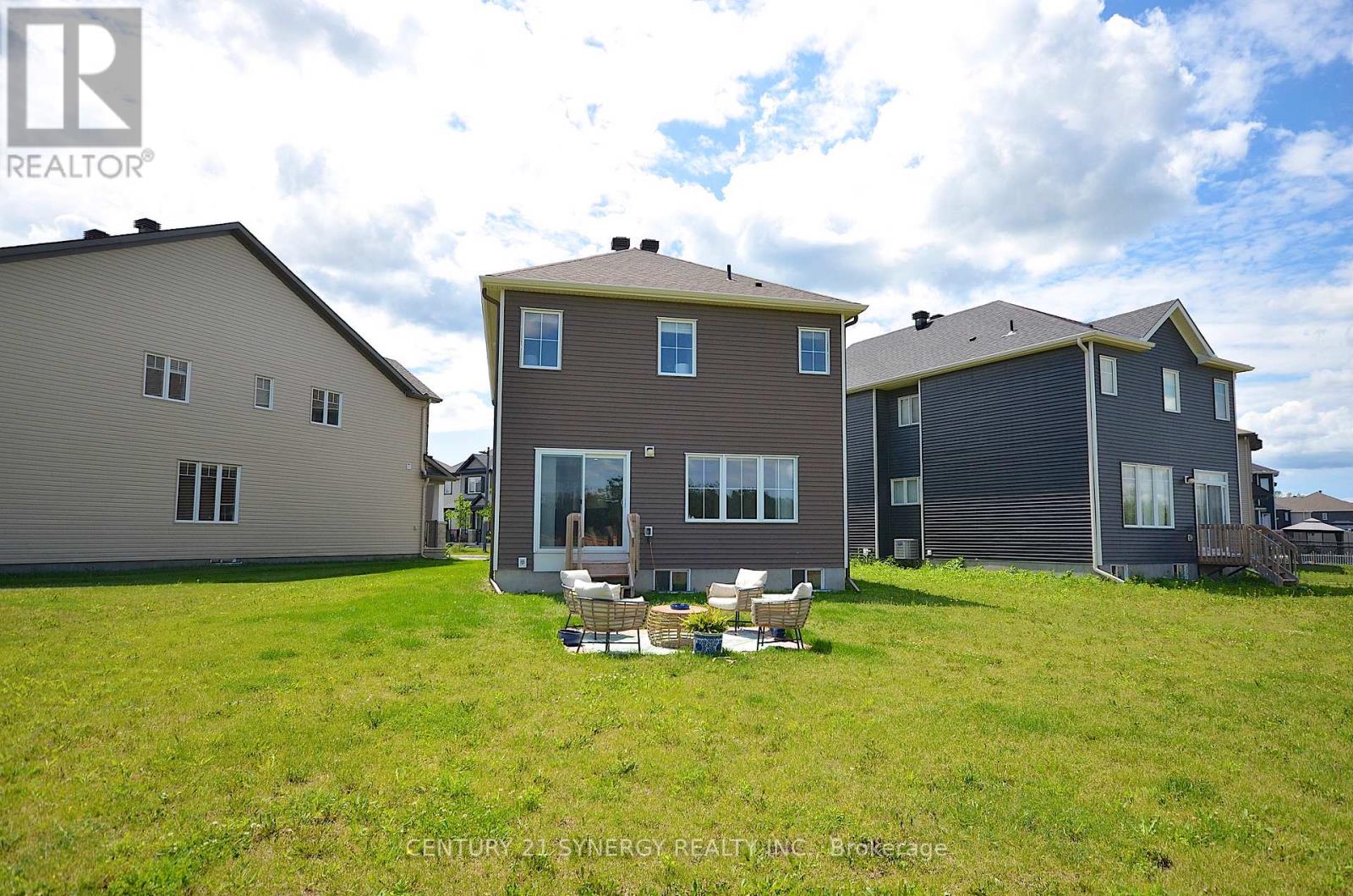 114 UNITY PLACE - 31