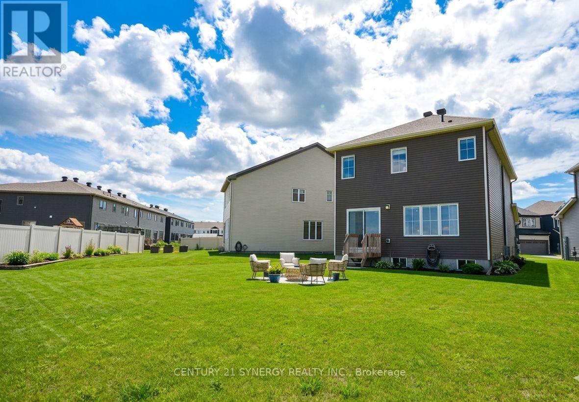 114 UNITY PLACE - 32