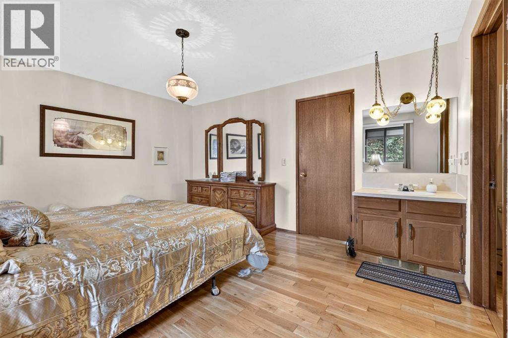 296 Templeton Circle NE — photo 29