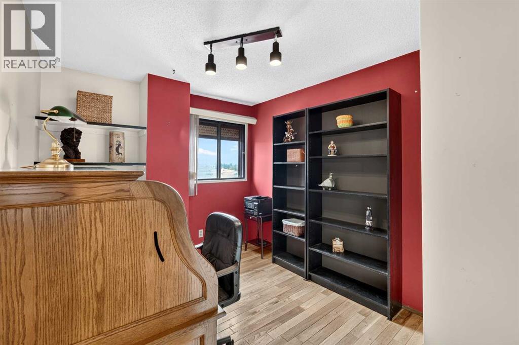 296 Templeton Circle NE — photo 34