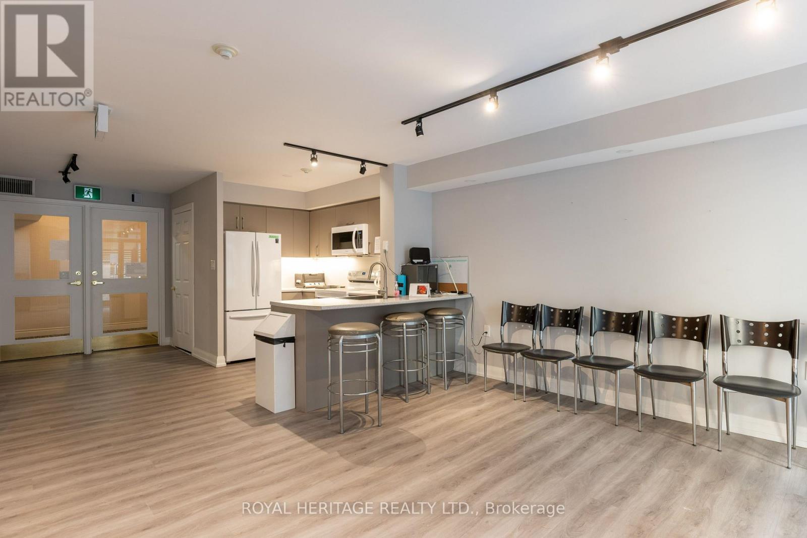 #211 188 REDPATH AVENUE - 22