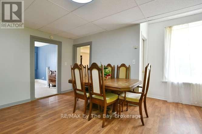 11 EDWARD STREET W - 10