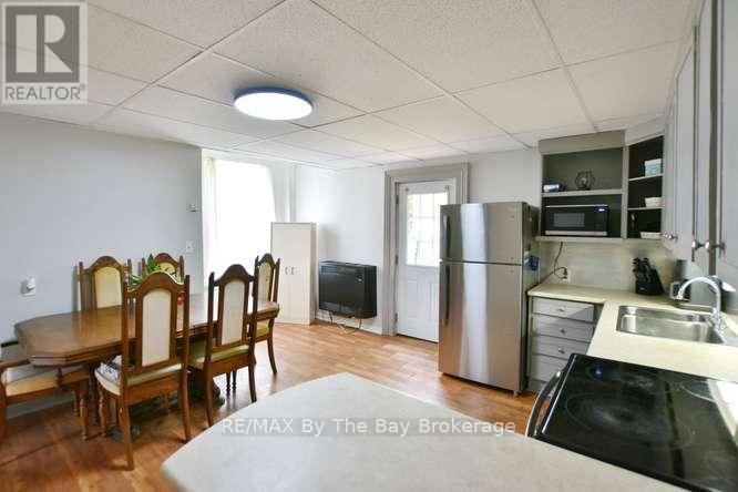 11 EDWARD STREET W - 11