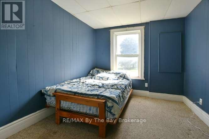 11 EDWARD STREET W - 12