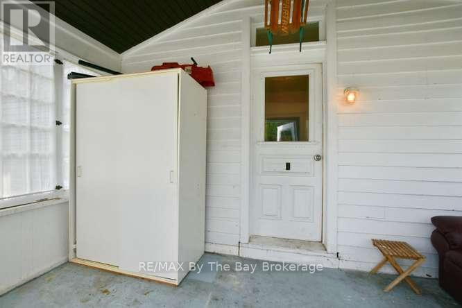 11 EDWARD STREET W - 21