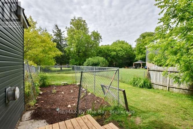 11 EDWARD STREET W - 22