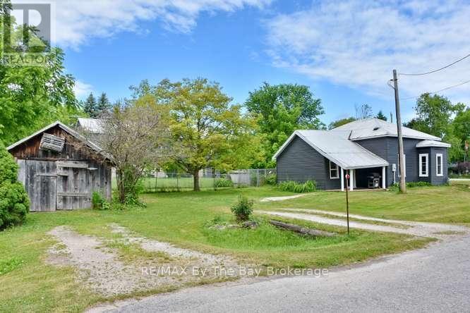 11 EDWARD STREET W - 25