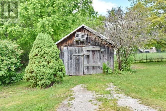 11 EDWARD STREET W - 26