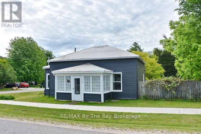11 EDWARD STREET W - 3