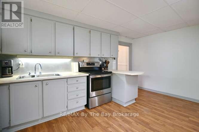 11 EDWARD STREET W - 7