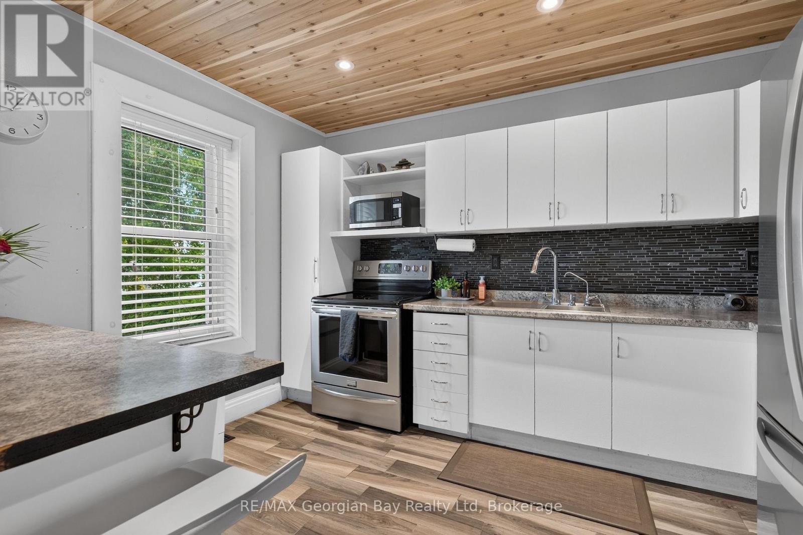 241 DONALDA STREET - 4
