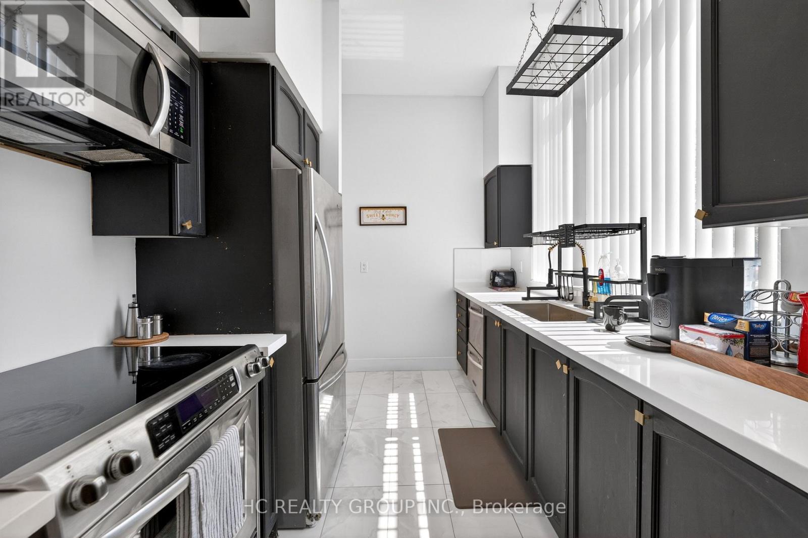 #121 231 FORT YORK BOULEVARD - 32