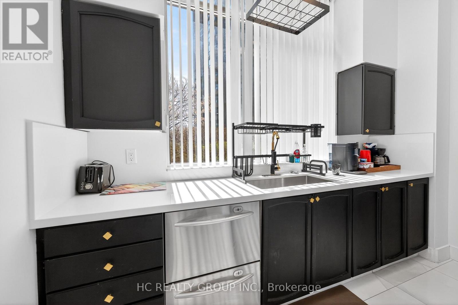 #121 231 FORT YORK BOULEVARD - 33