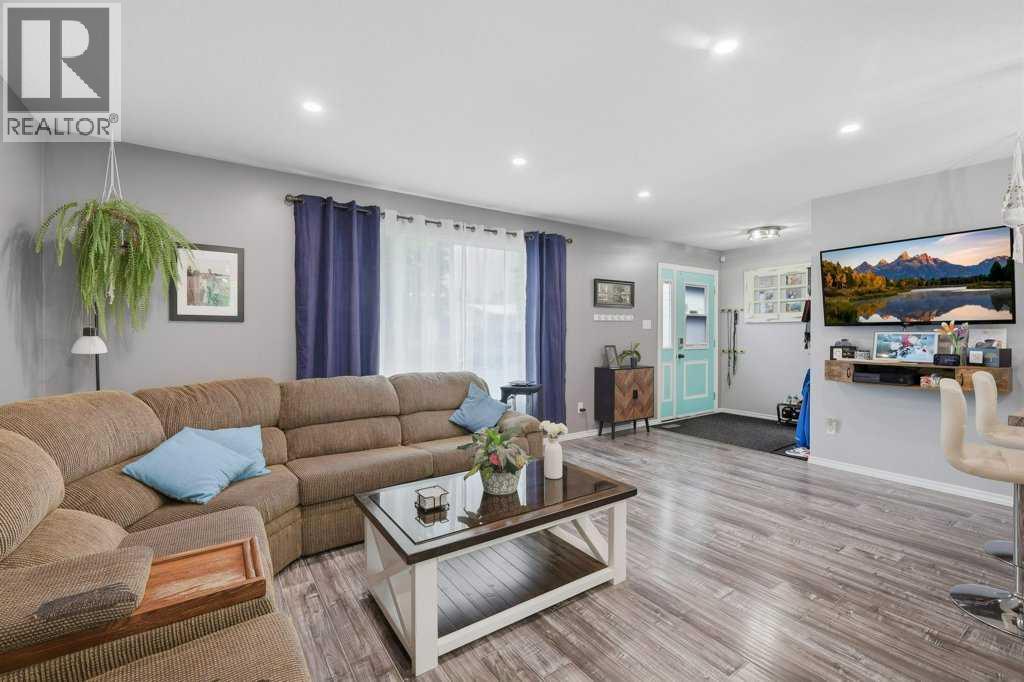 5632 48 Avenue - photo 5