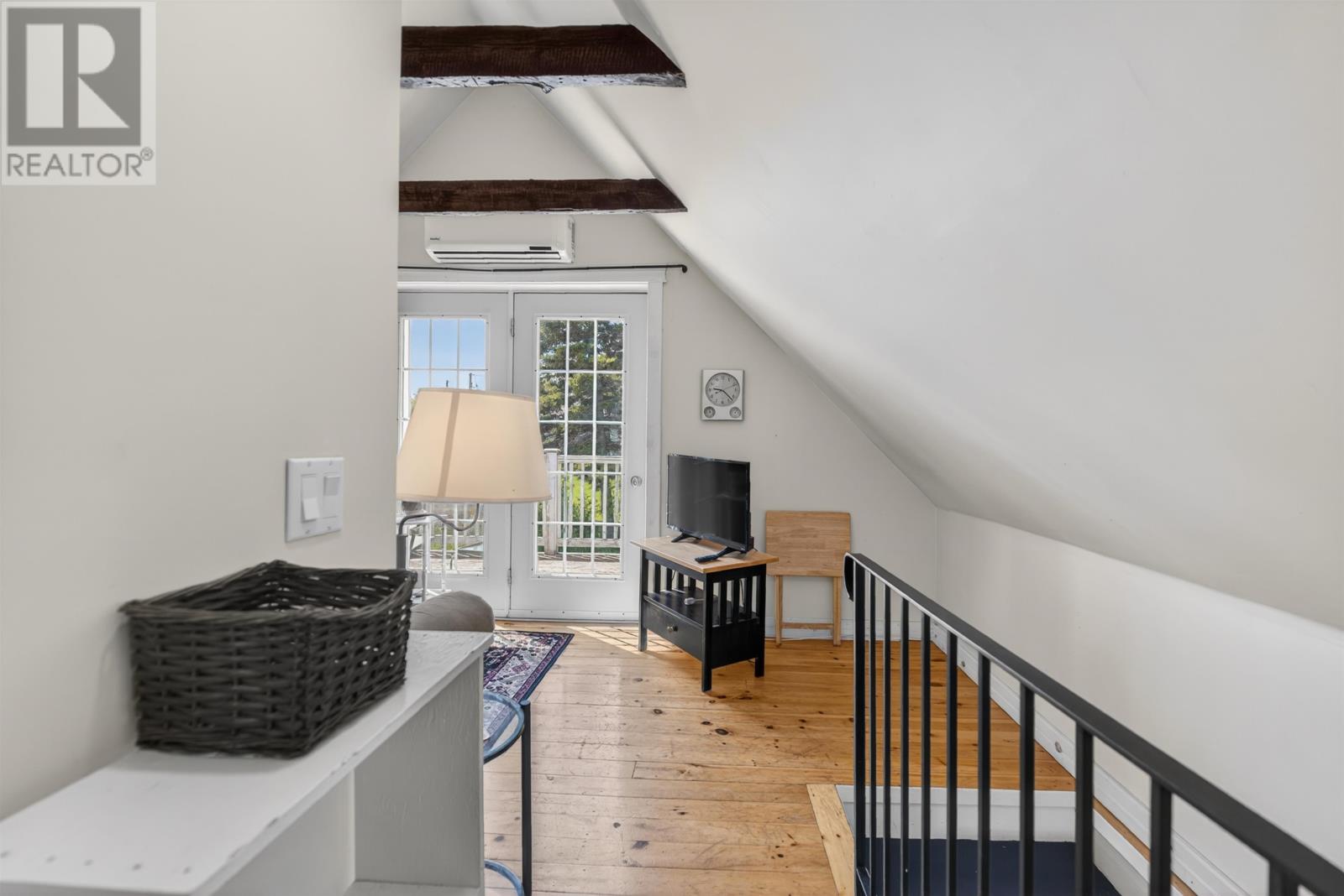 105 Riverside Drive - 17