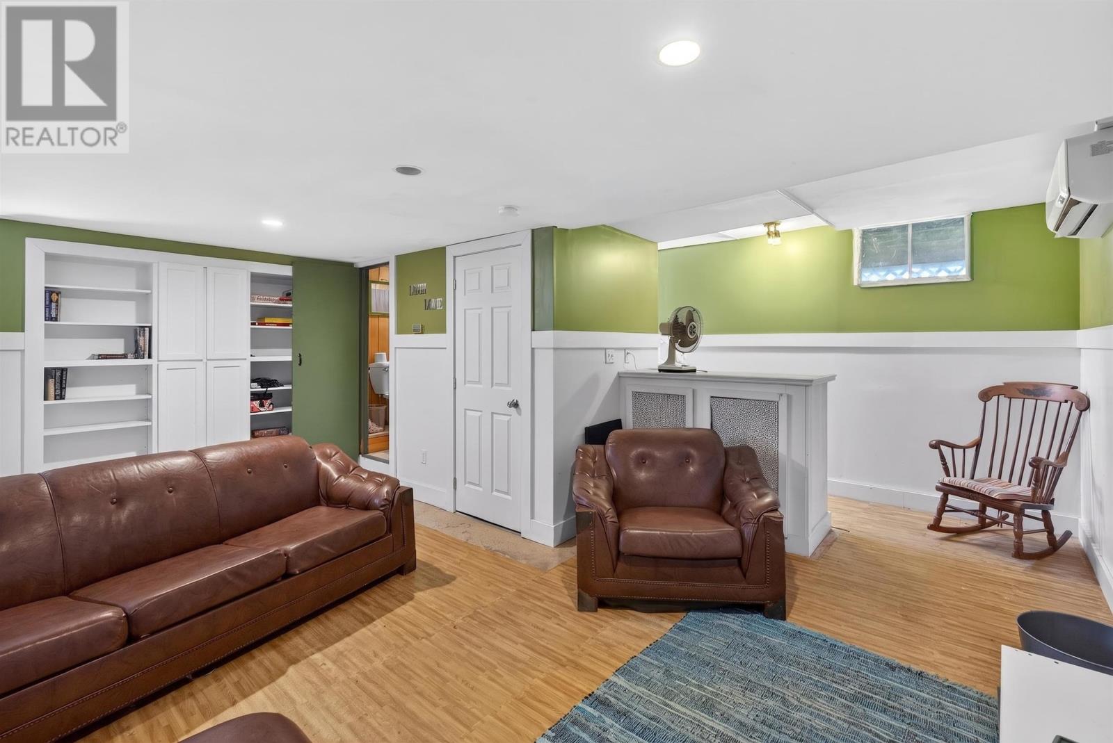 105 Riverside Drive - 23