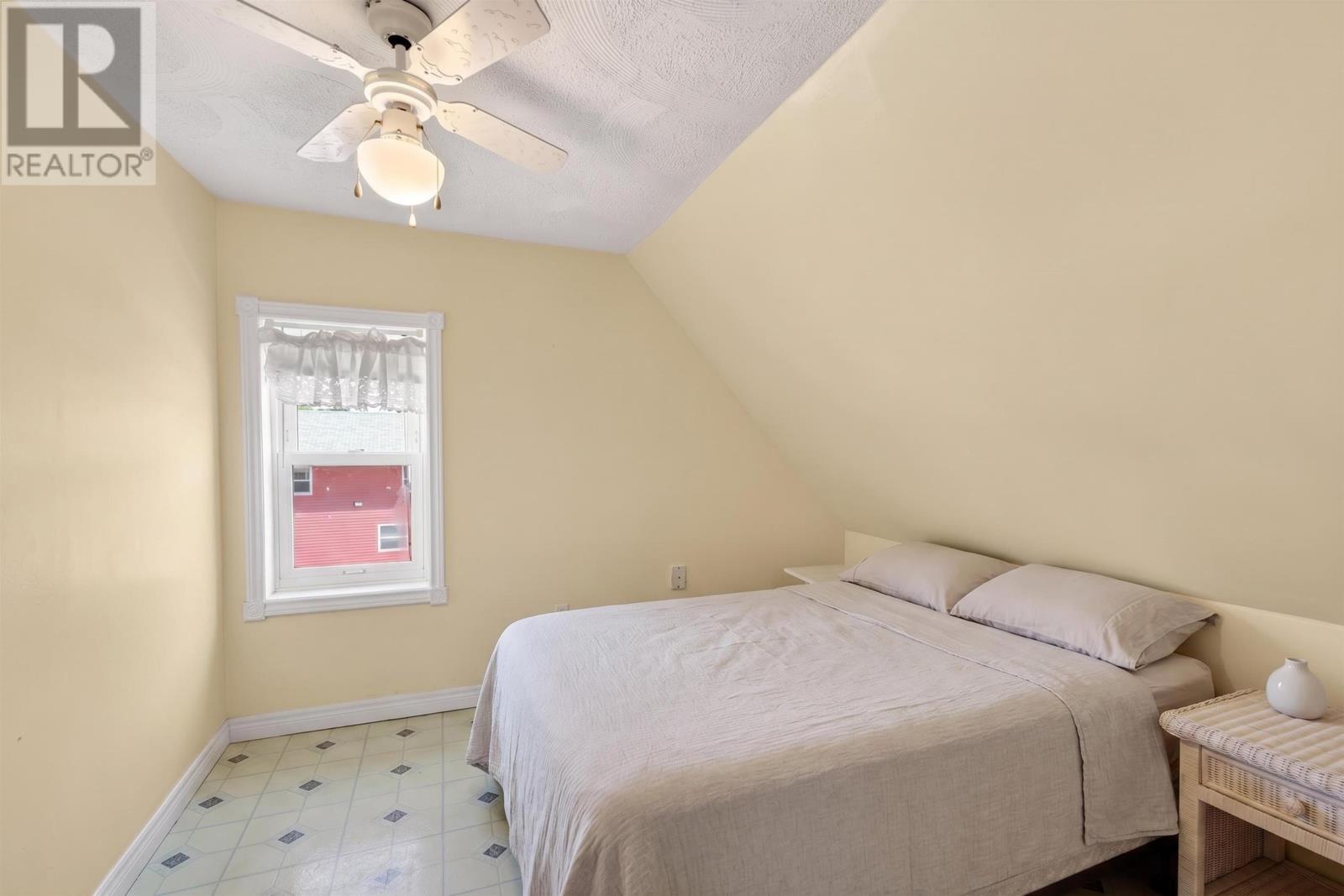 105 Riverside Drive - 27