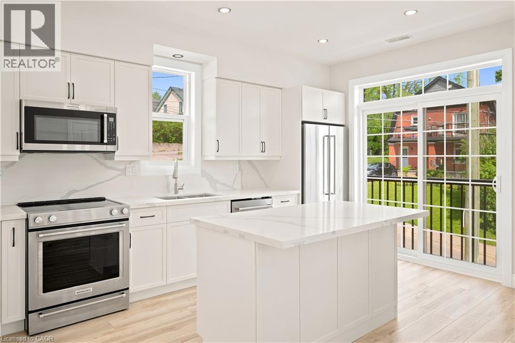 131 ST GEORGE Street - 3