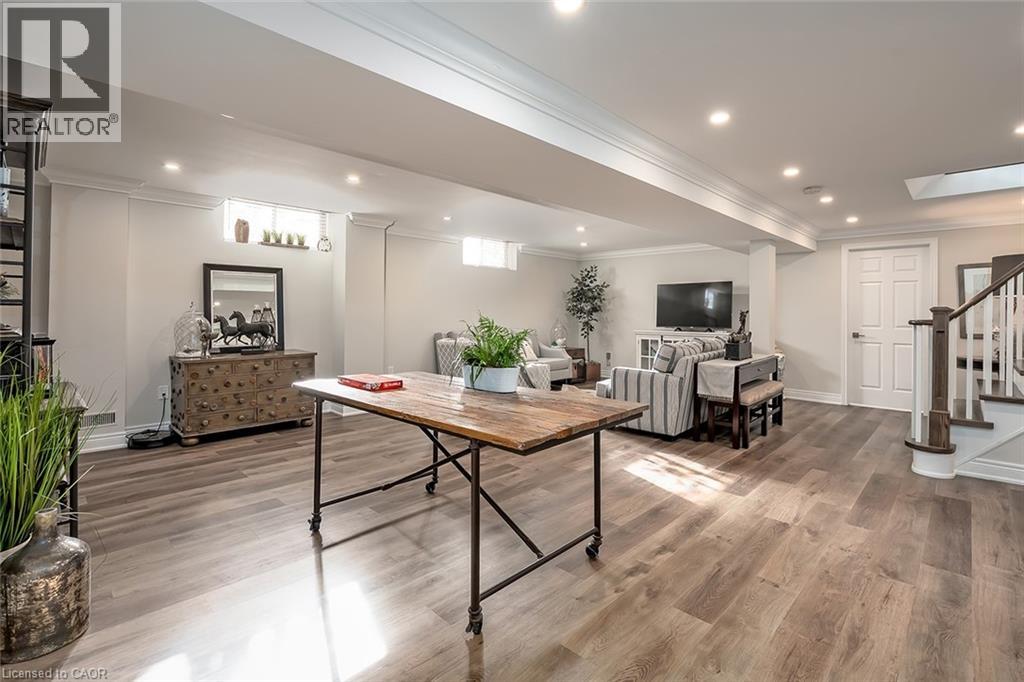 4252 SARAZEN Drive - 35