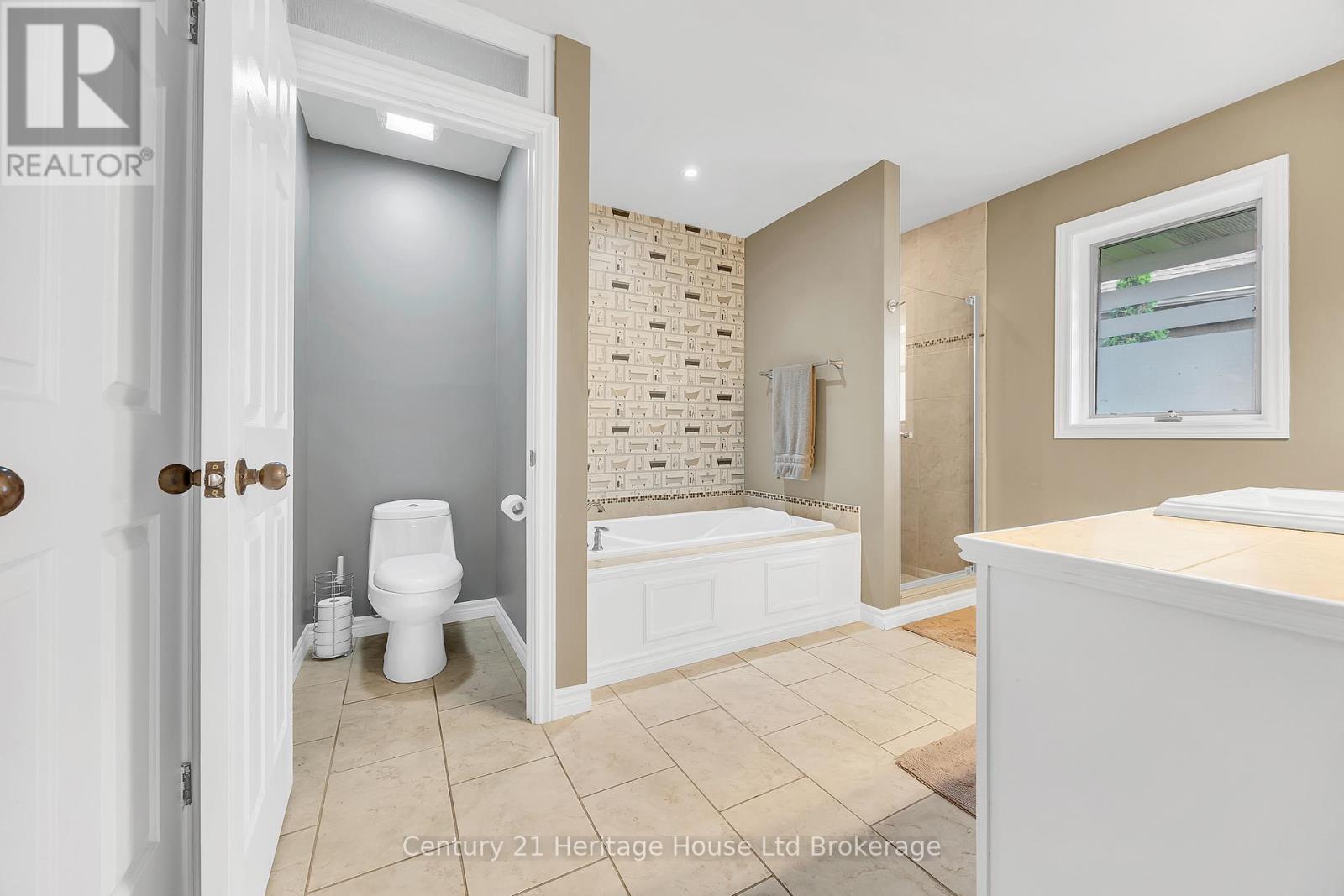 42 ALEXANDER AVENUE - 15