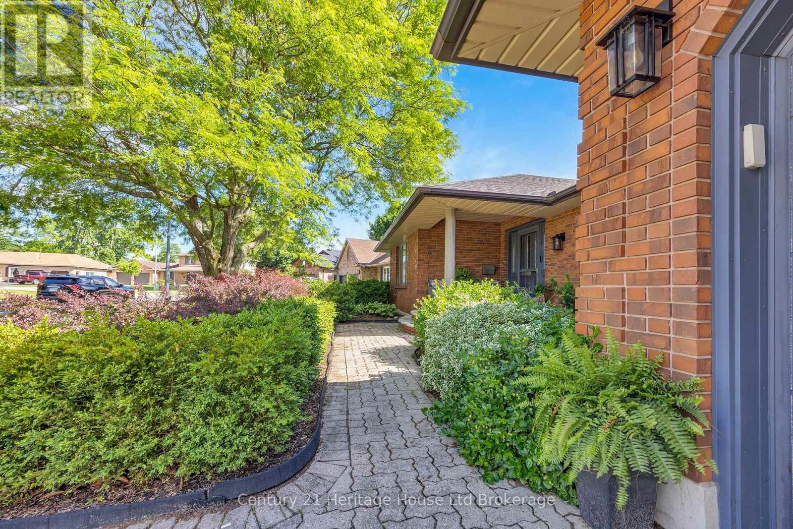 42 ALEXANDER AVENUE - 3