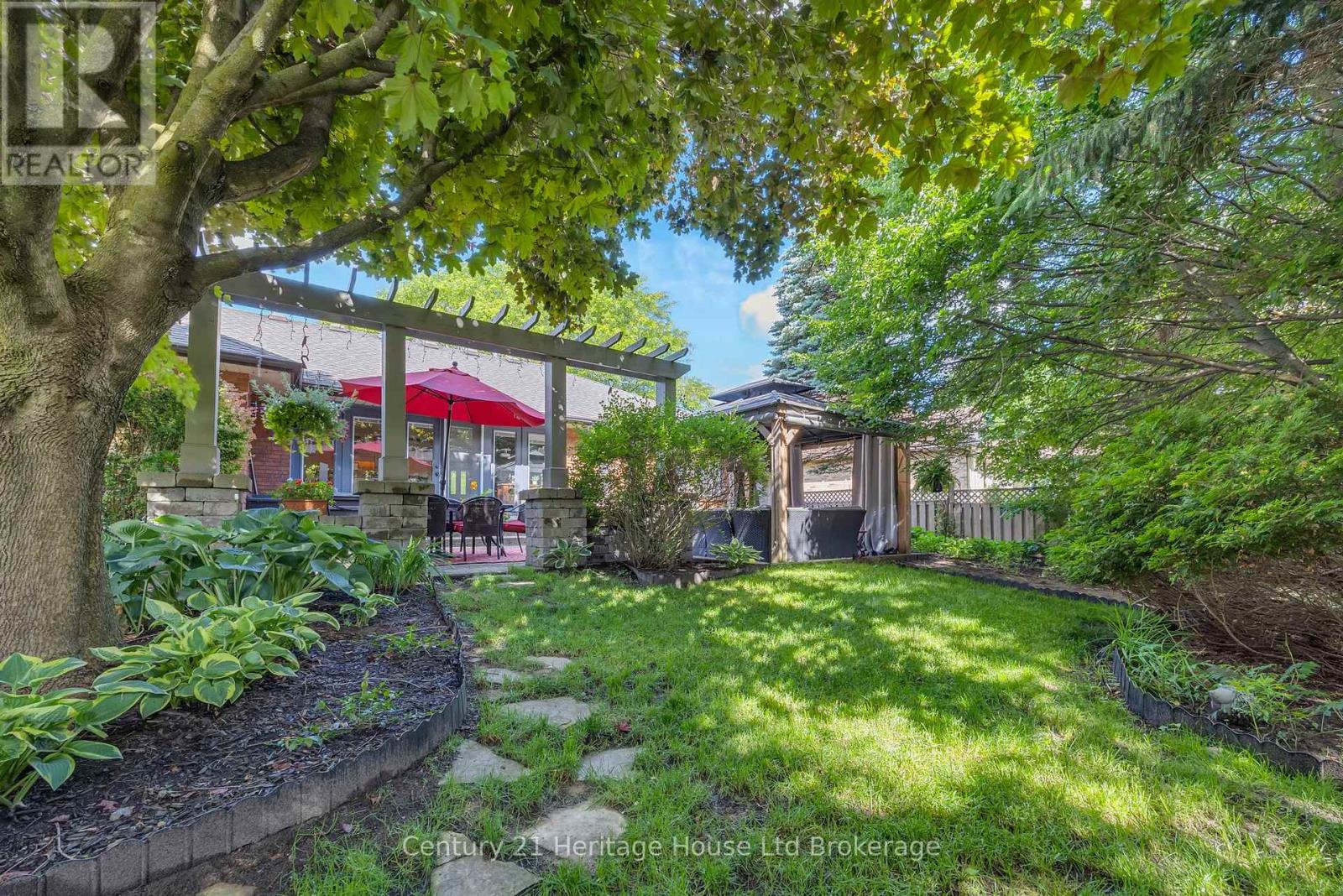 42 ALEXANDER AVENUE - 34