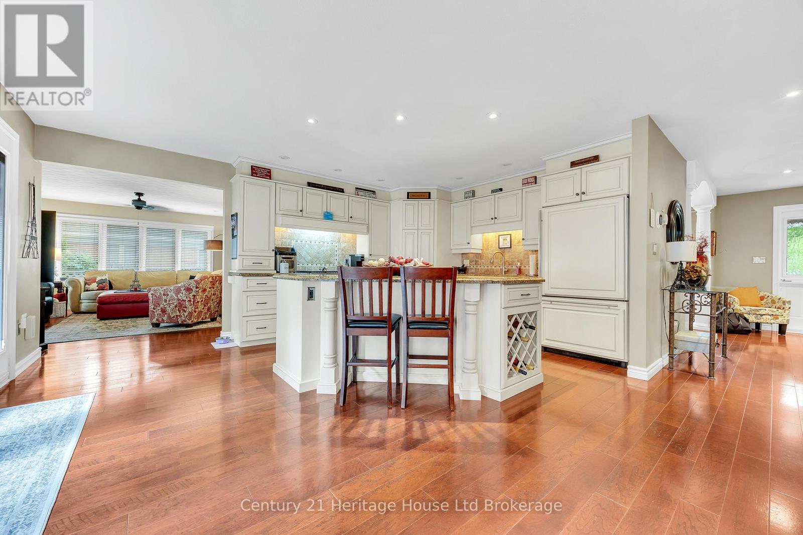 42 ALEXANDER AVENUE - 5