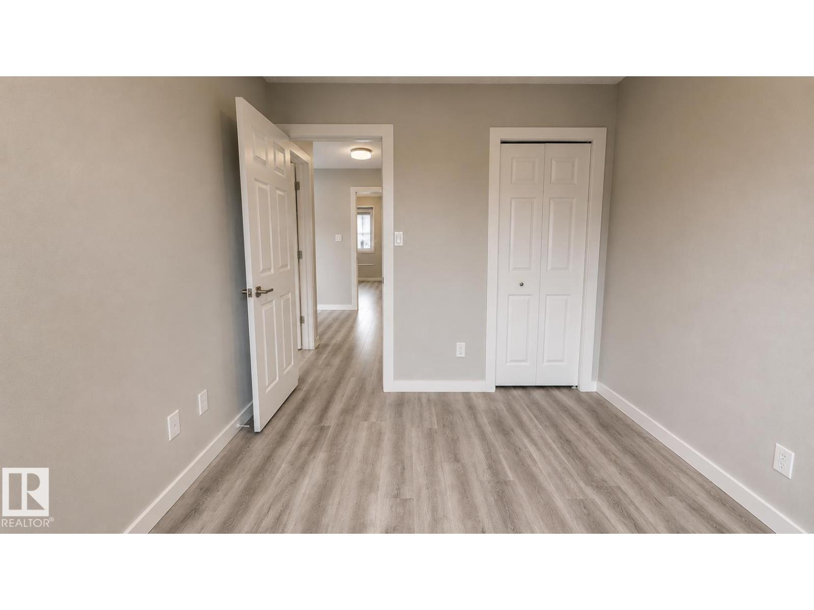2 HAMPTON CT - 19