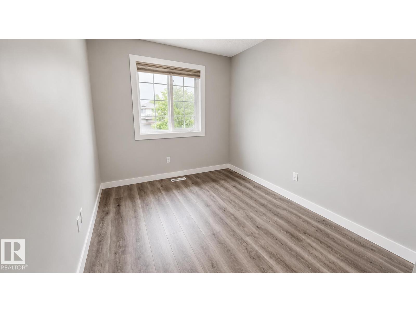 2 HAMPTON CT - 21