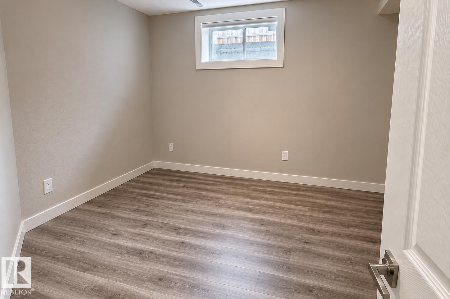 2 HAMPTON CT - 26