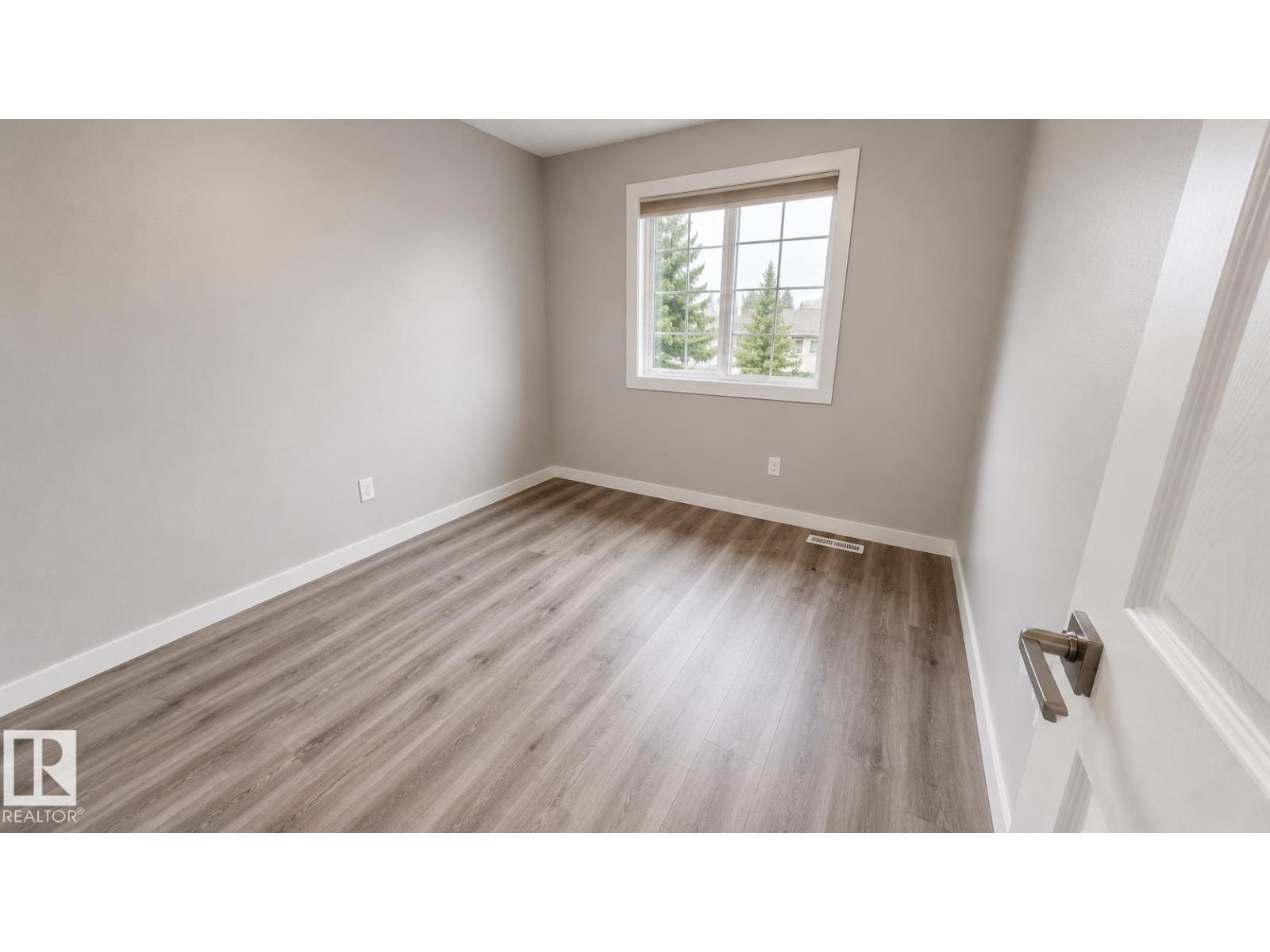 2 HAMPTON CT - 17
