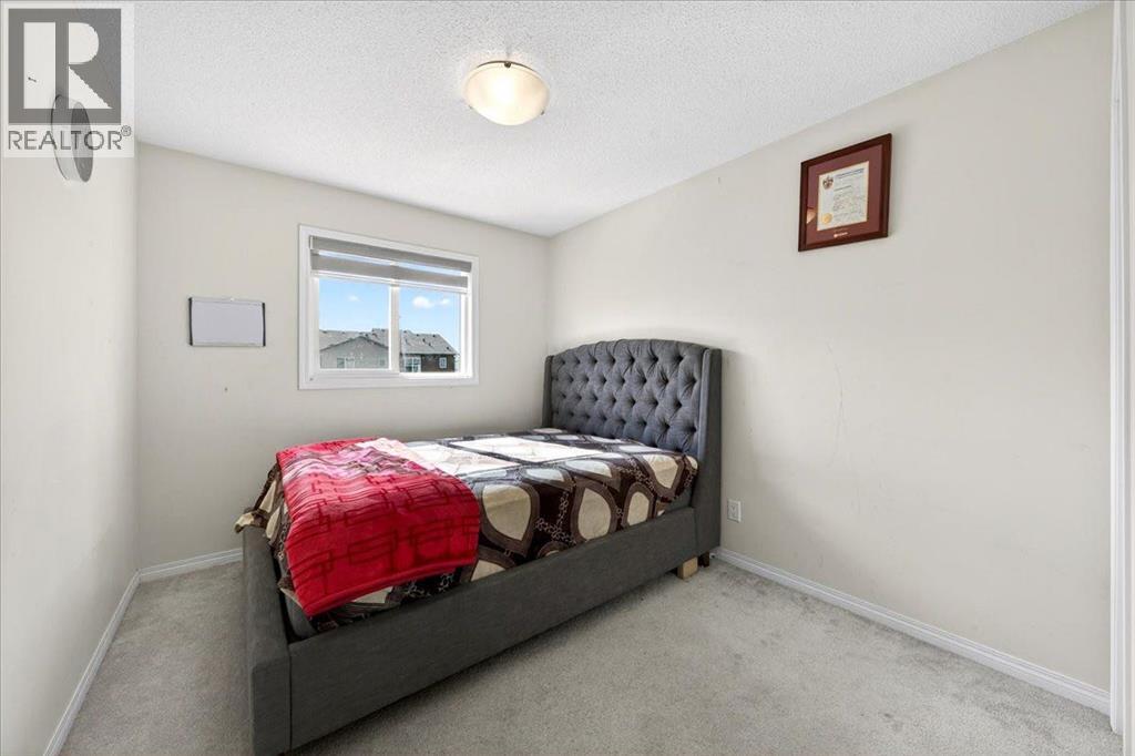 15 Savanna Parade — photo 32