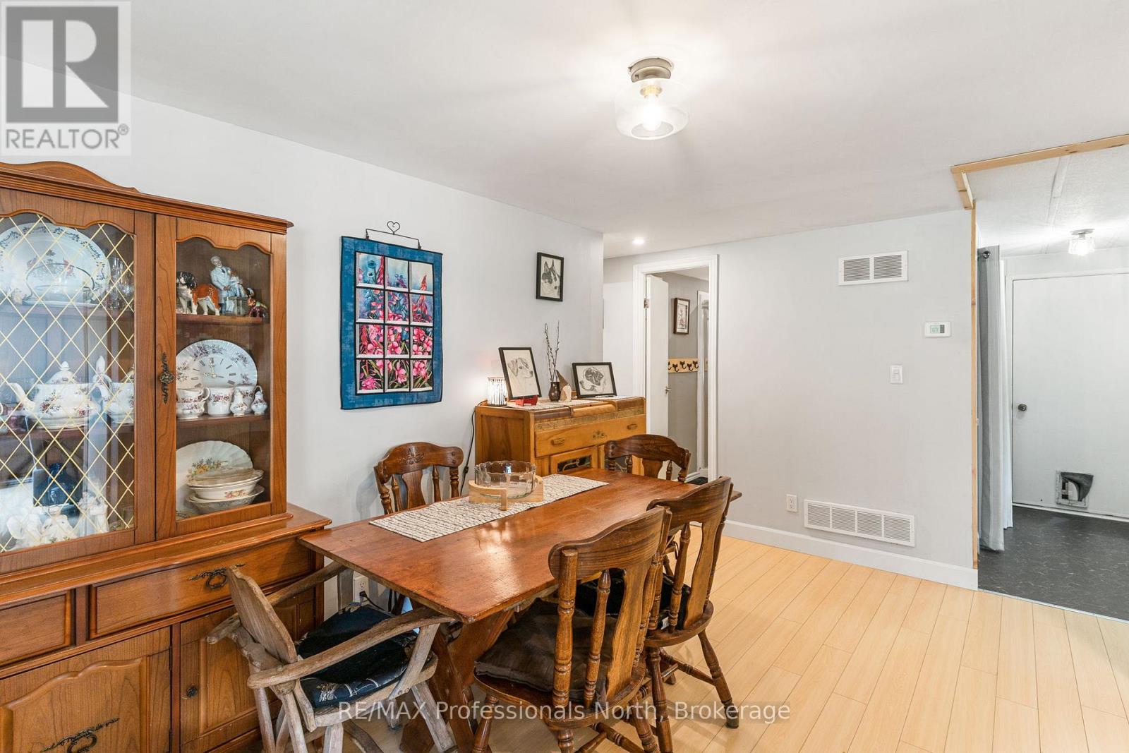 1077 EIGHTH LANE - 11