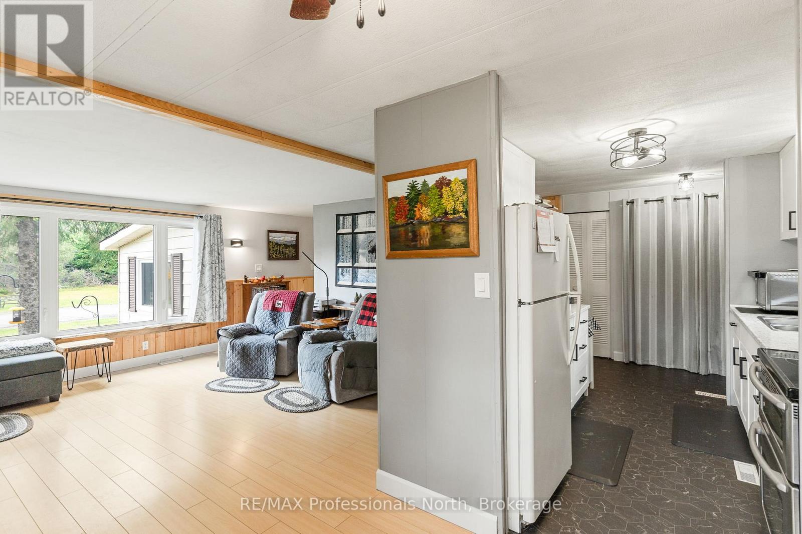 1077 EIGHTH LANE - 20