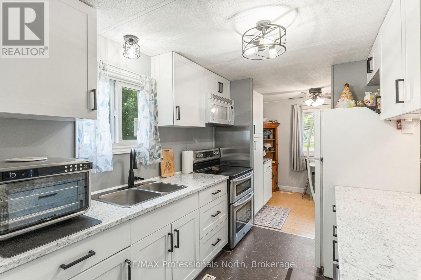 1077 EIGHTH LANE - 25