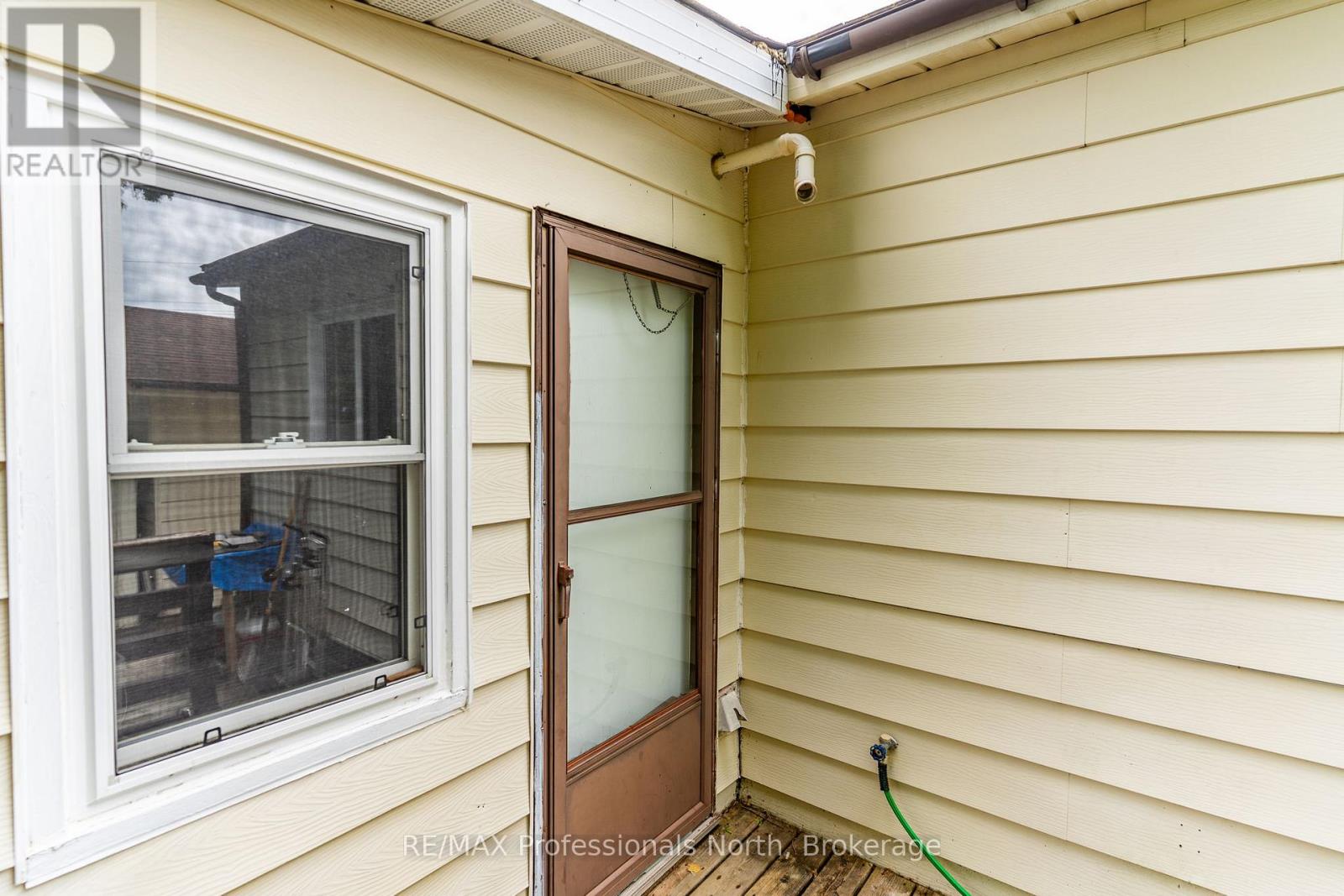 1077 EIGHTH LANE - 37