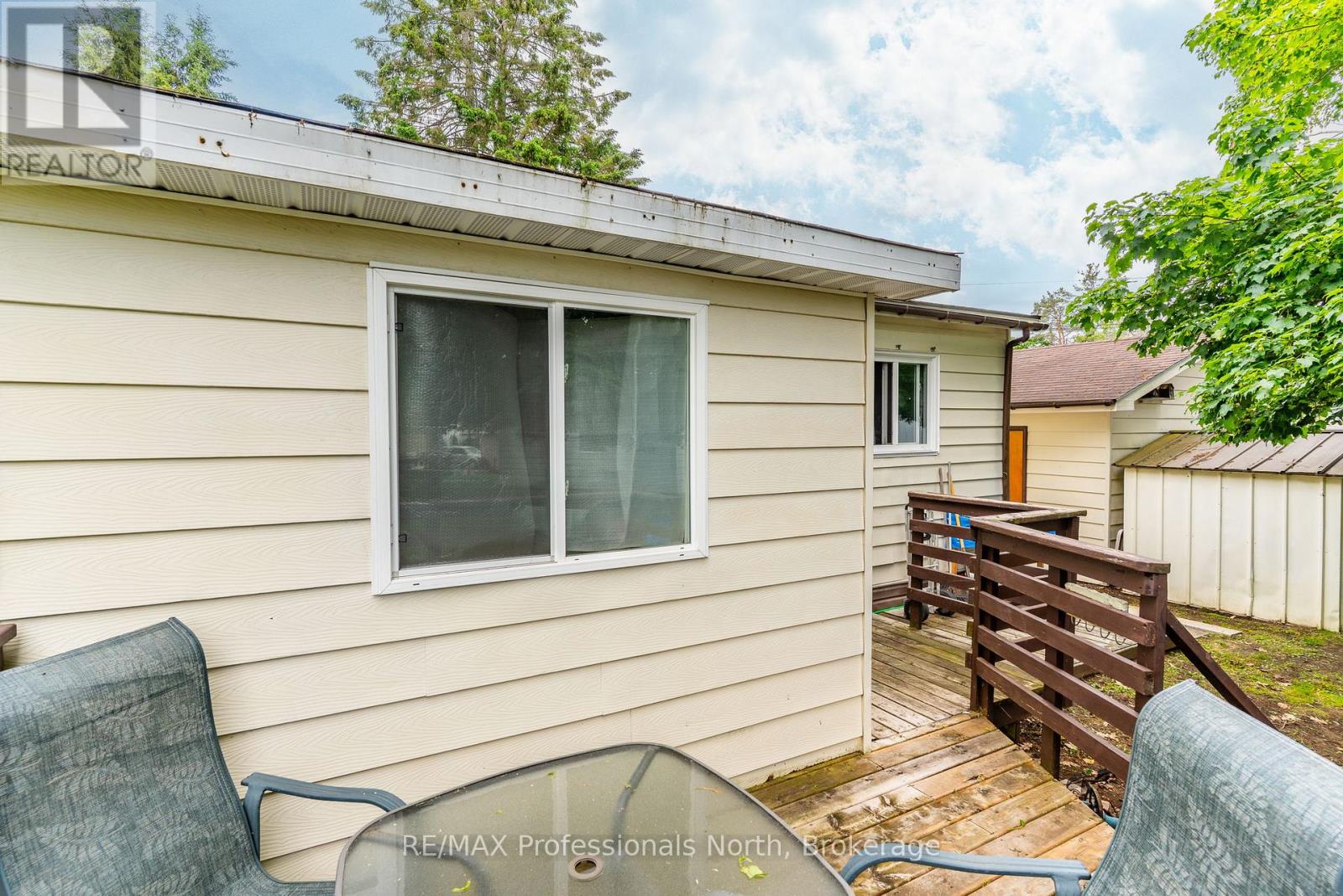 1077 EIGHTH LANE - 39