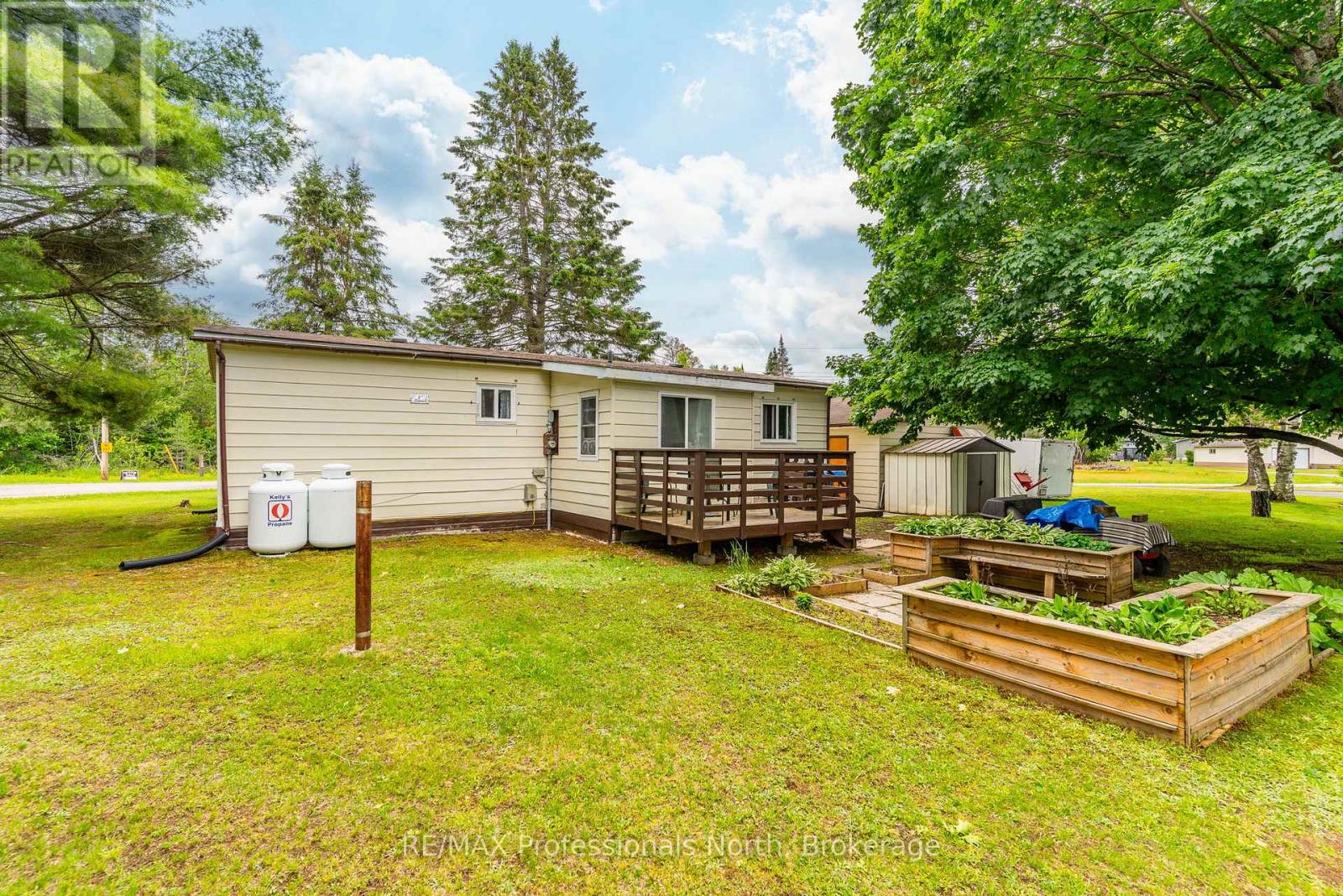1077 EIGHTH LANE - 4