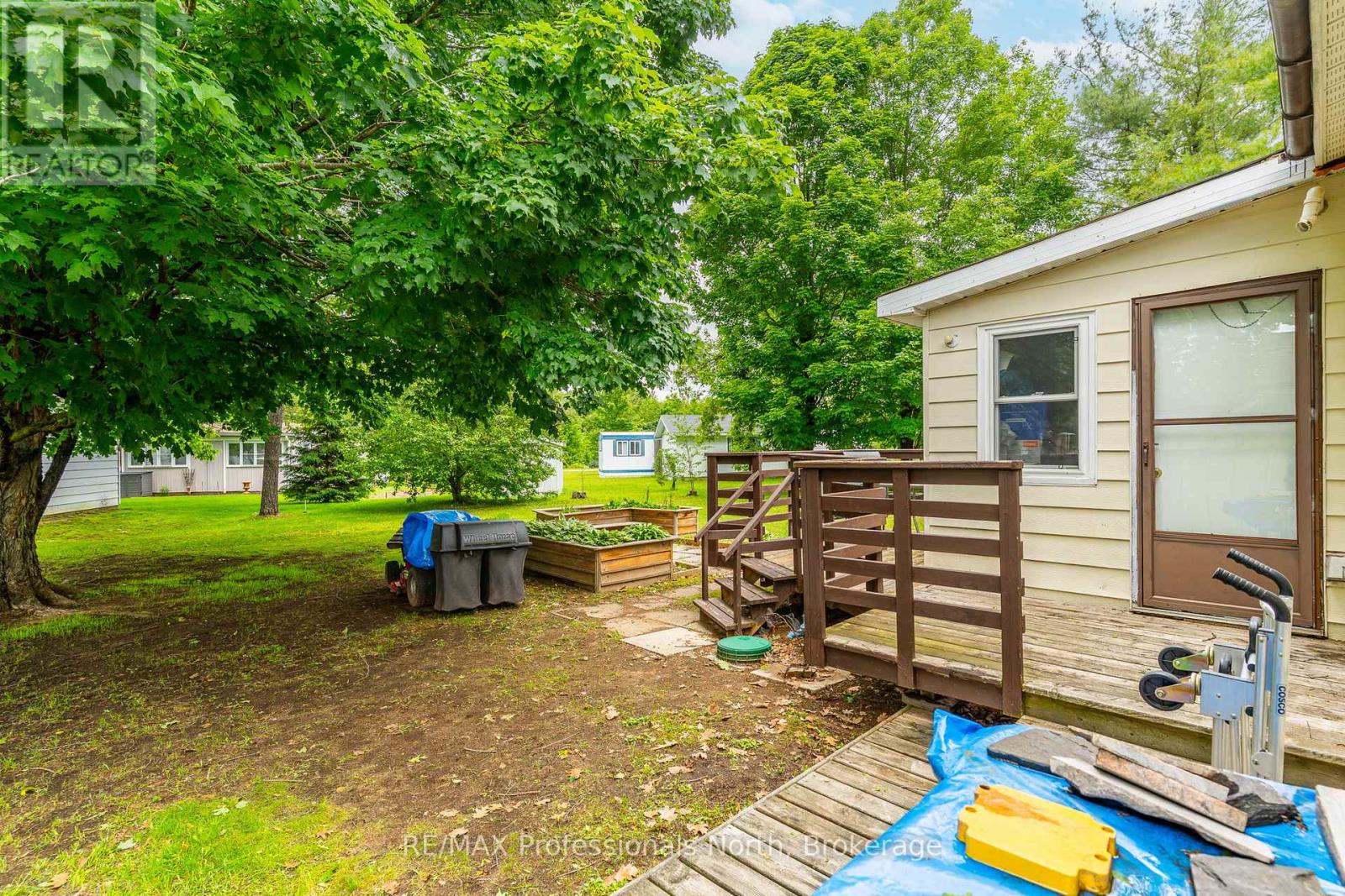 1077 EIGHTH LANE - 40