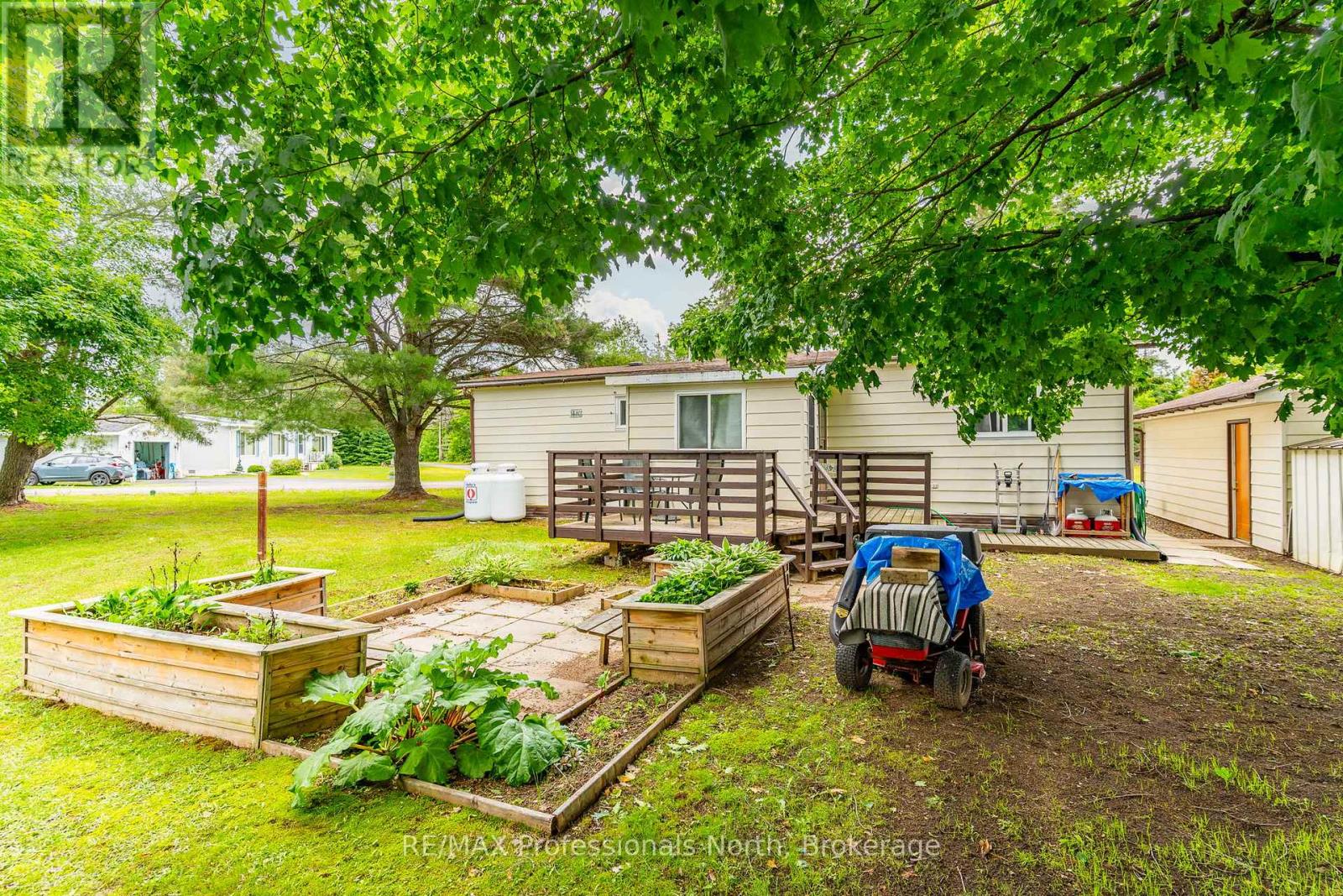 1077 EIGHTH LANE - 42