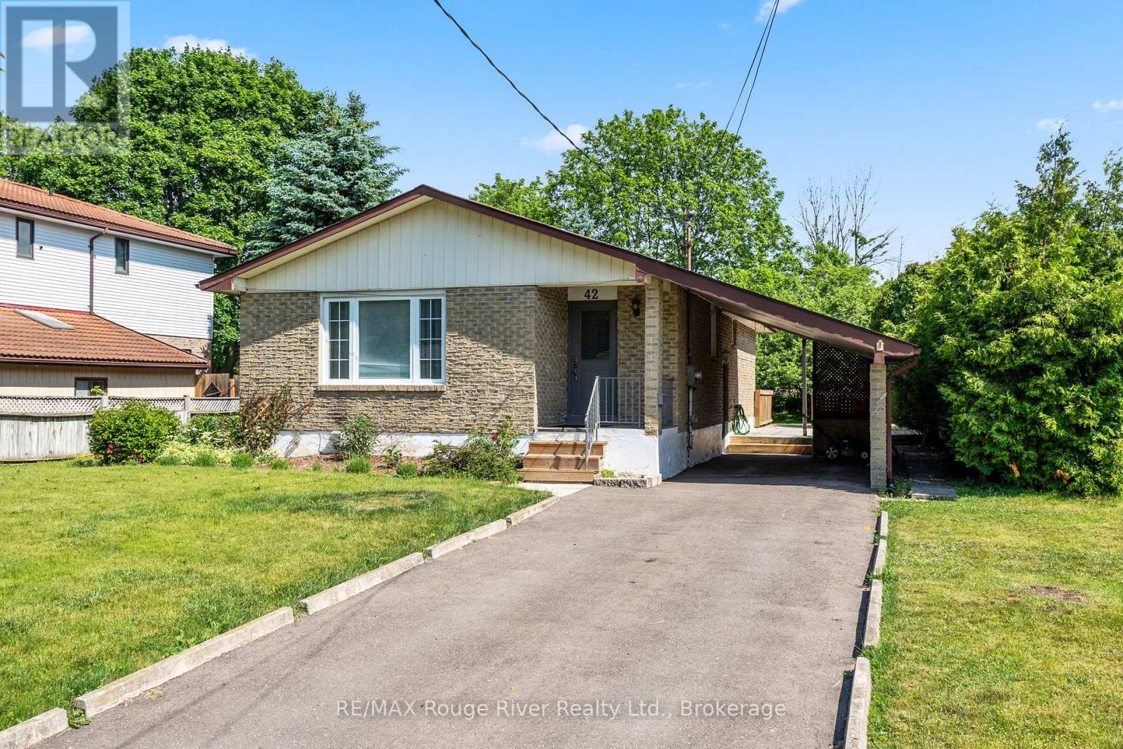 42 MEREDITH CRESCENT - 1