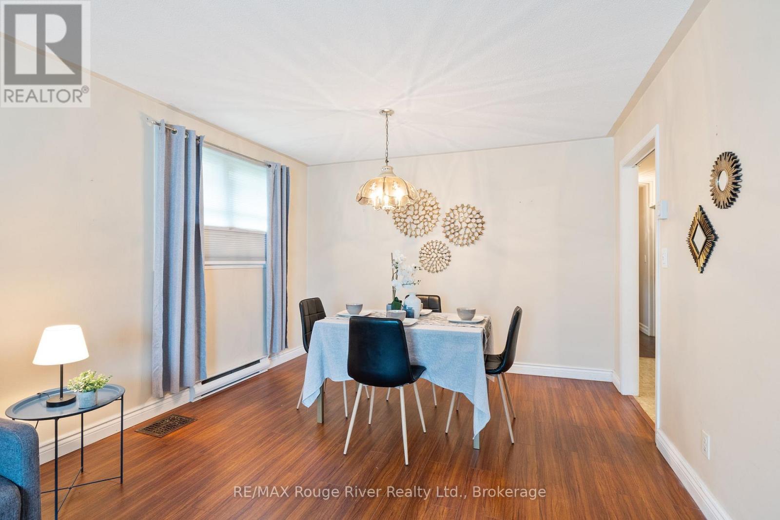 42 MEREDITH CRESCENT - 10