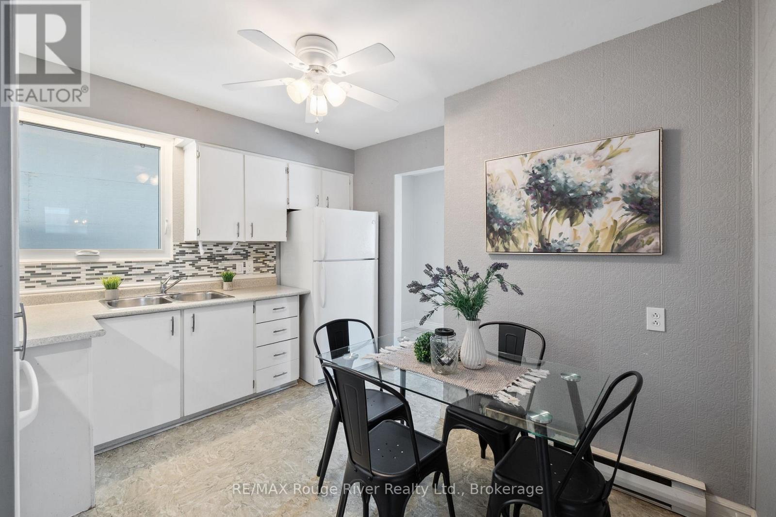42 MEREDITH CRESCENT - 12