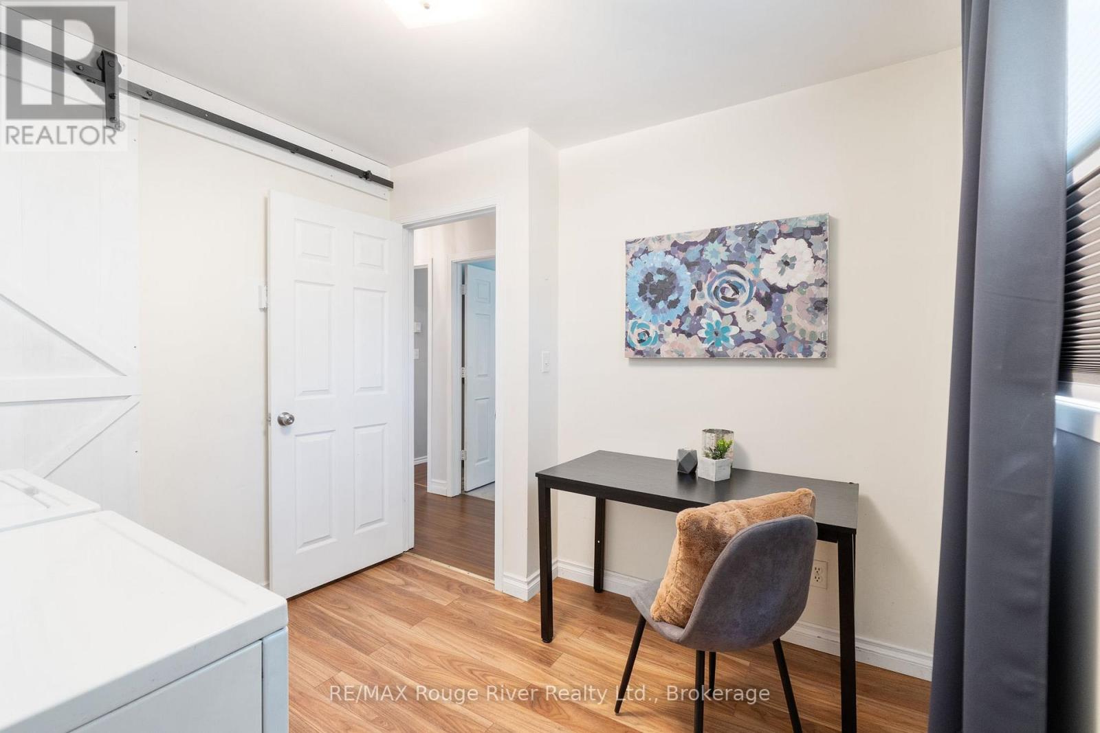 42 MEREDITH CRESCENT - 24