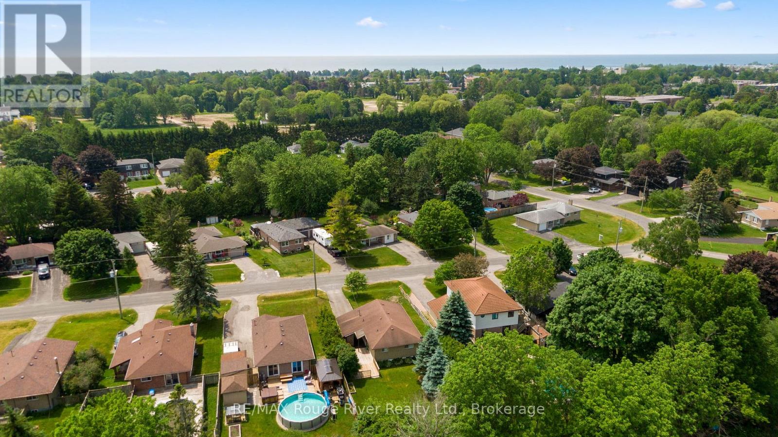 42 MEREDITH CRESCENT - 39