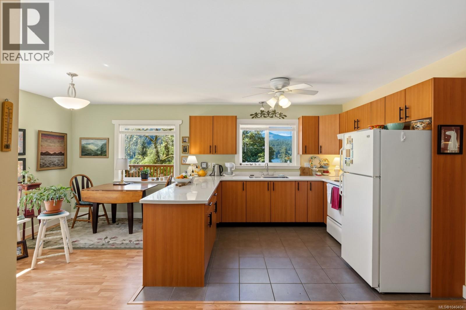 10093 Youbou Rd - 12